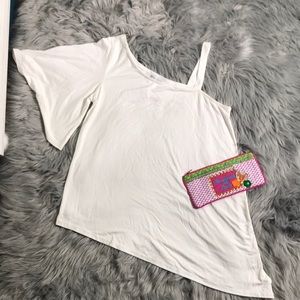 The vanity room white top